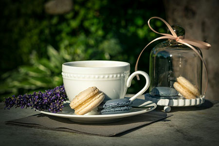 begruessungskaffe mit makarons